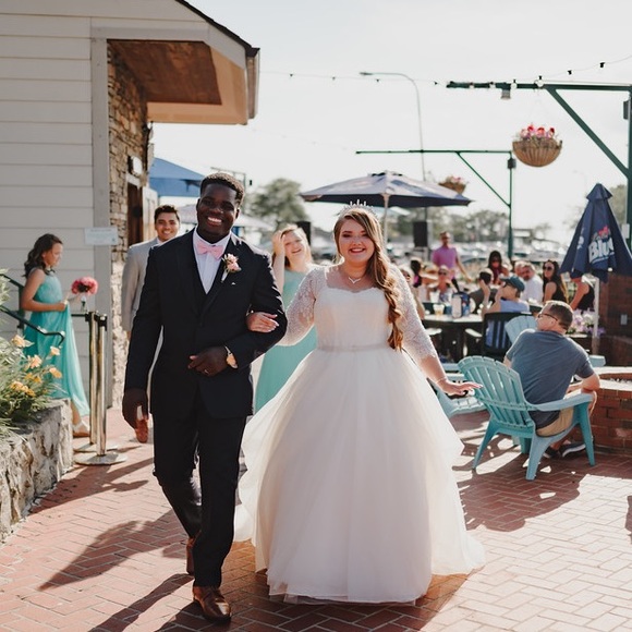 Oleg Cassini Wedding Gown - Picture 12 of 12